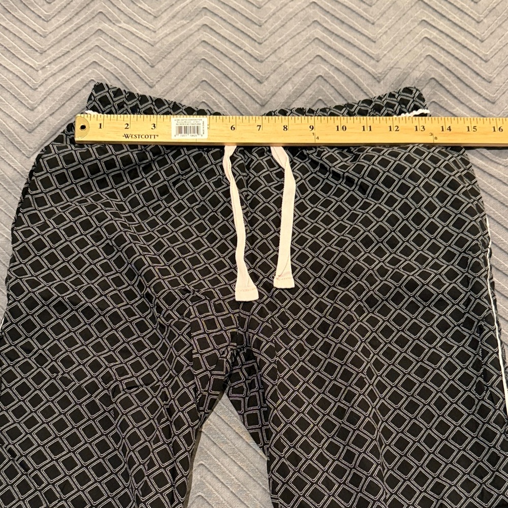 Stars Above Black and White Diamond Pattern Cropped Pajama Pants - Picture 4 of 9